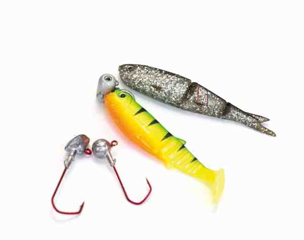 Et par af Michaels favoritshads og soft swimbaits – Savage Gear Cannibal og Soft 4-Play. Selvom sidstnævnte egentlig er konstrueret til spin og diagonal jigging, fungerer Soft 4-Play faktisk også ret godt til vertikalfiskeri.