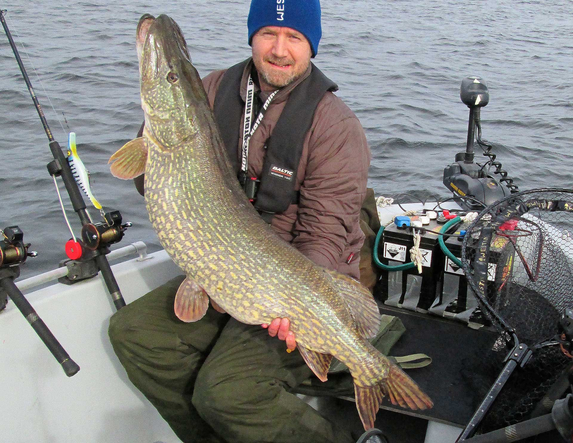 Christer Lindström fra Team Westin med en gedde på 16,825 kg, hvilket er en af de største gedder der er fanget i Sverige i år.