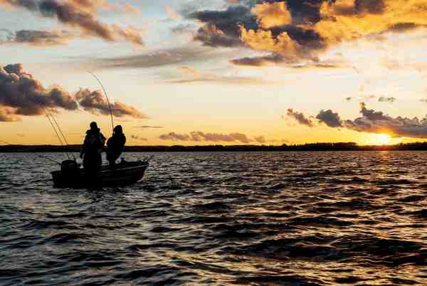 Fast fisk i det tidlige forår er ofte belønningen for en god portion tålmodighed – men når de så endelig hugger er der god chance for, at det er en af de helt tunge madammer.