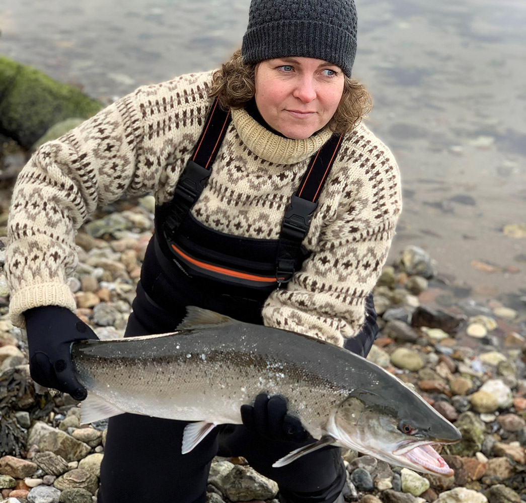 Sika Myrner med sin fantastiske 5,5 kilos havørred fra Isefjorden