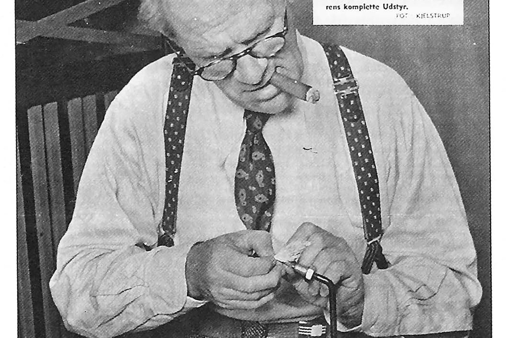 Under overskriften ”Bind din flue – fang din laks” er Billed-Bladet d. 27. august 1940 på besøg hos Methling, der binder den perfekte lakseflue. Af teksten fremgår det, at der er tale om vores mest kendte lystfisker.