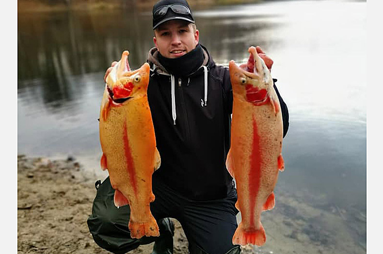 Elias med sin flotte guldørred