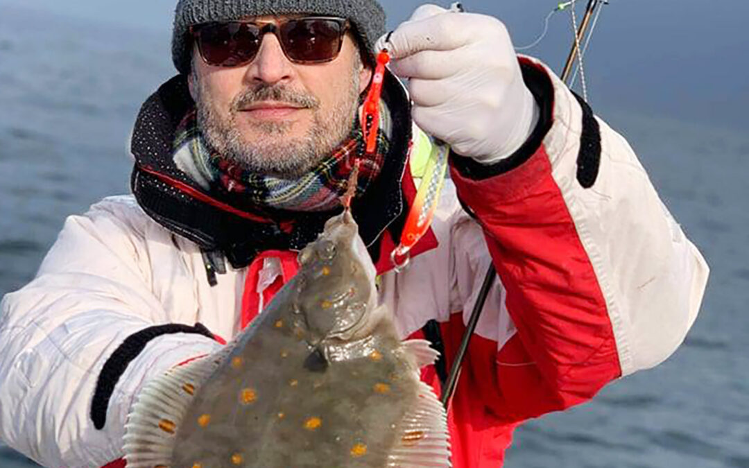 På trods af kulden er der godt gang i Øresunds fladfisk lige nu