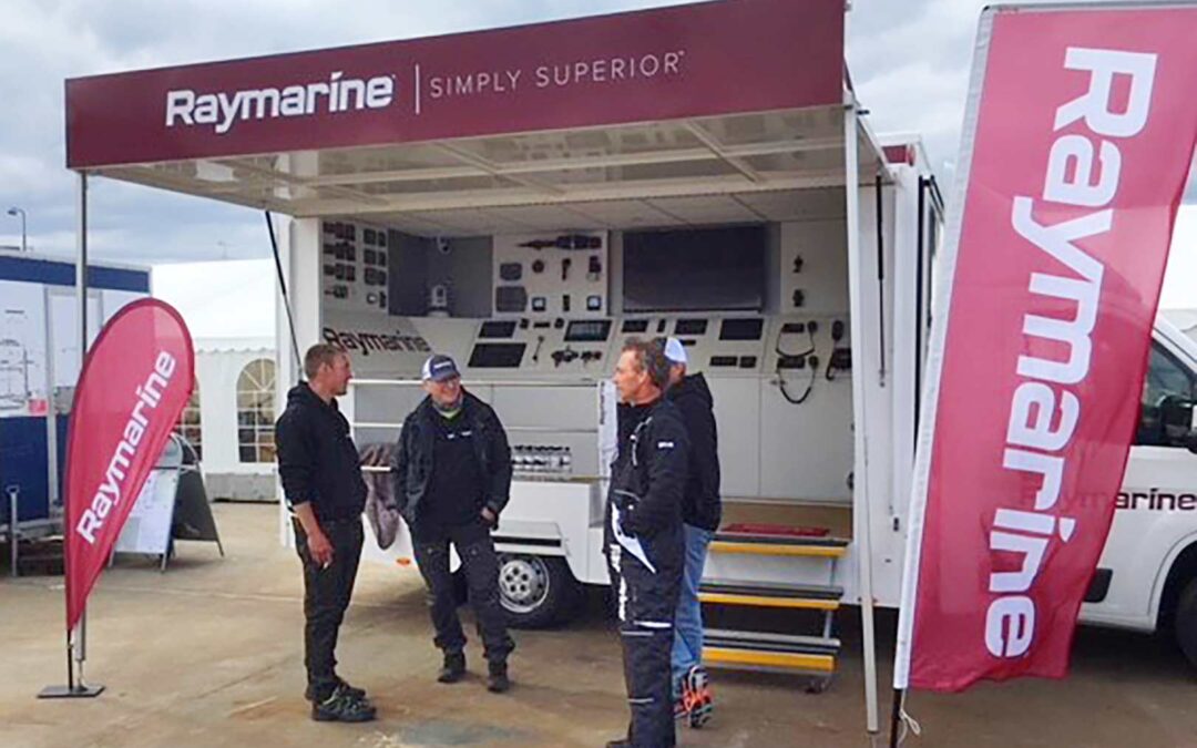 Ved Raymarine Danmarks demobil, kan du altid få et spændede kig og en god forklaring på Raymarines avancerede, men letbetjente marineelektronik.