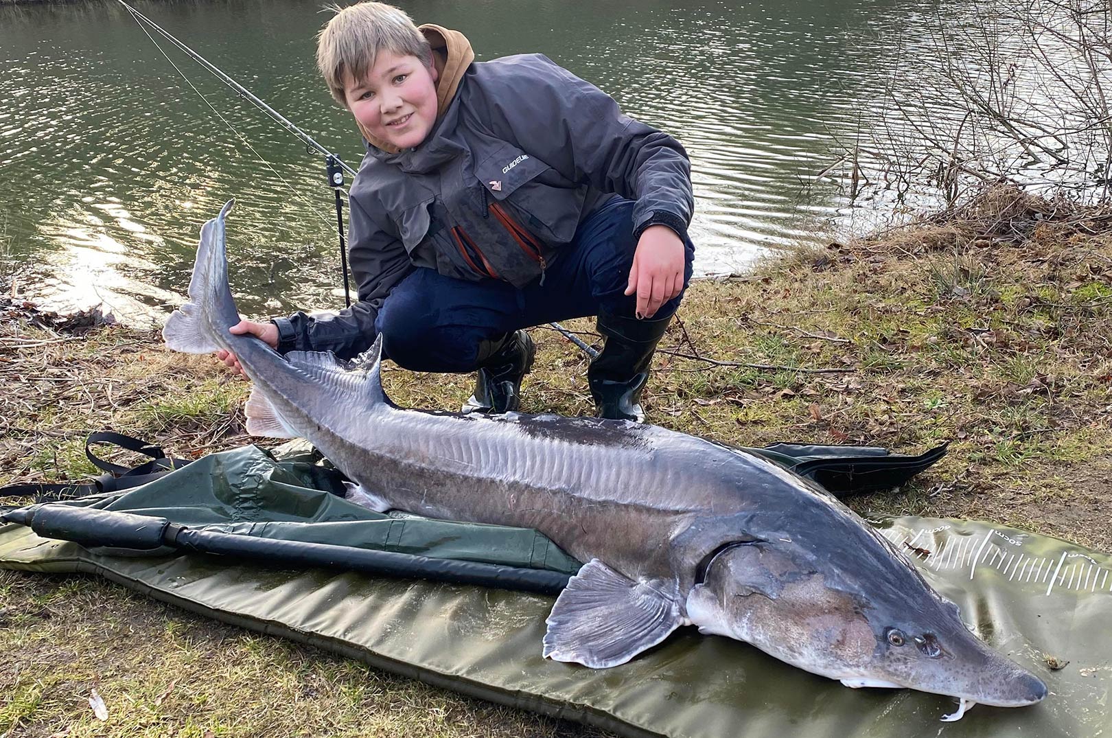 STØR HUGGER PÅ SKALLEHOVED - Fisk & Fri