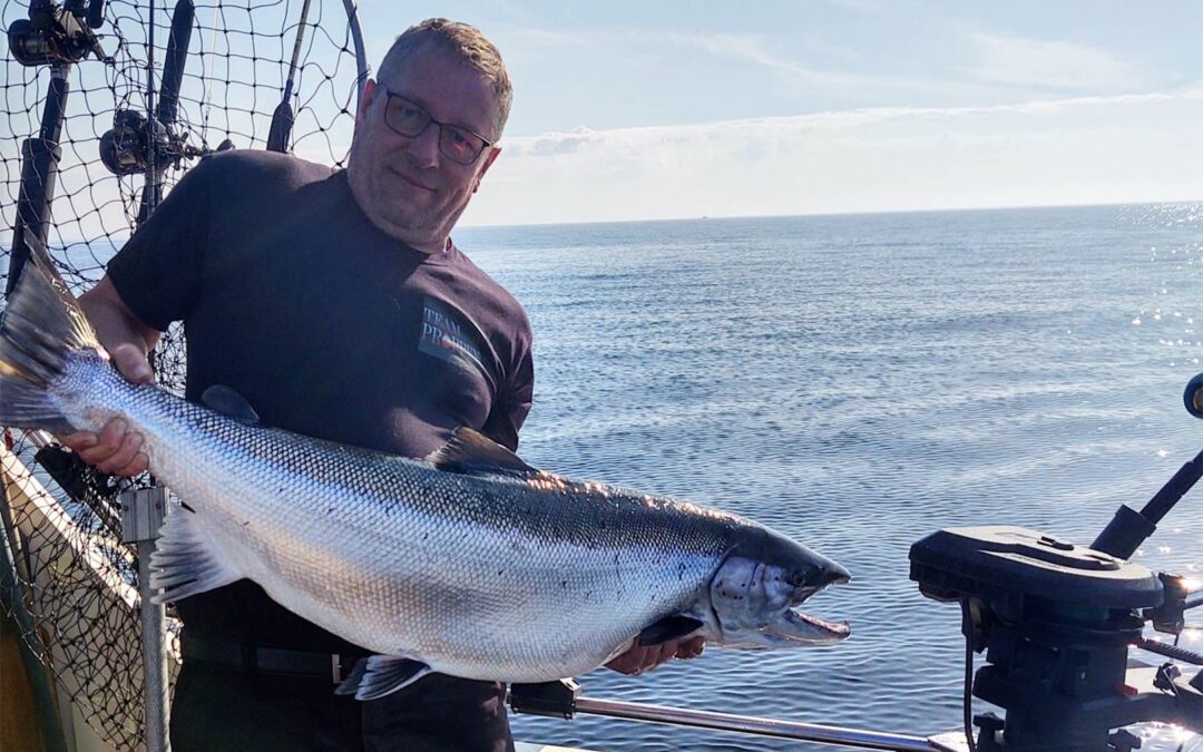 Prenem med sin super flotte laks på 17,5-18 kilo taget på trolling.