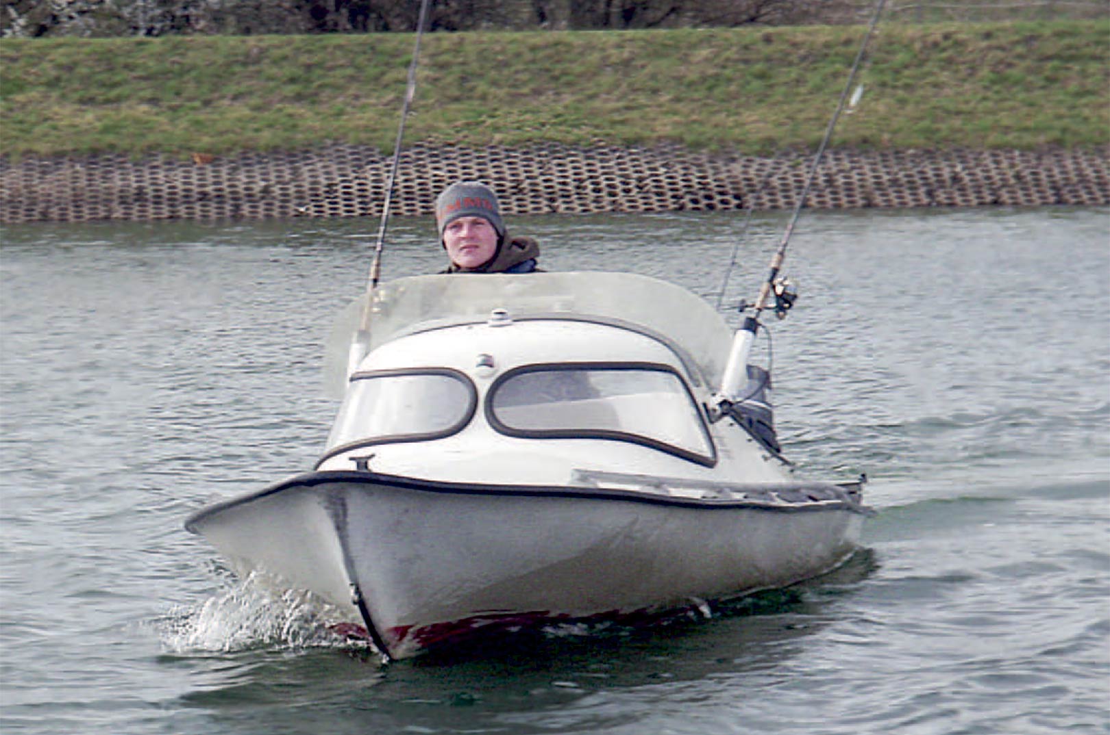 Det er ikke størrelsen…En Mopa jolle er fin at trollingfiske fra i de lavvandede fjorde omkring Fyn. På stille dage kan denne bådtype også sagtens benyttes i Bælterne.