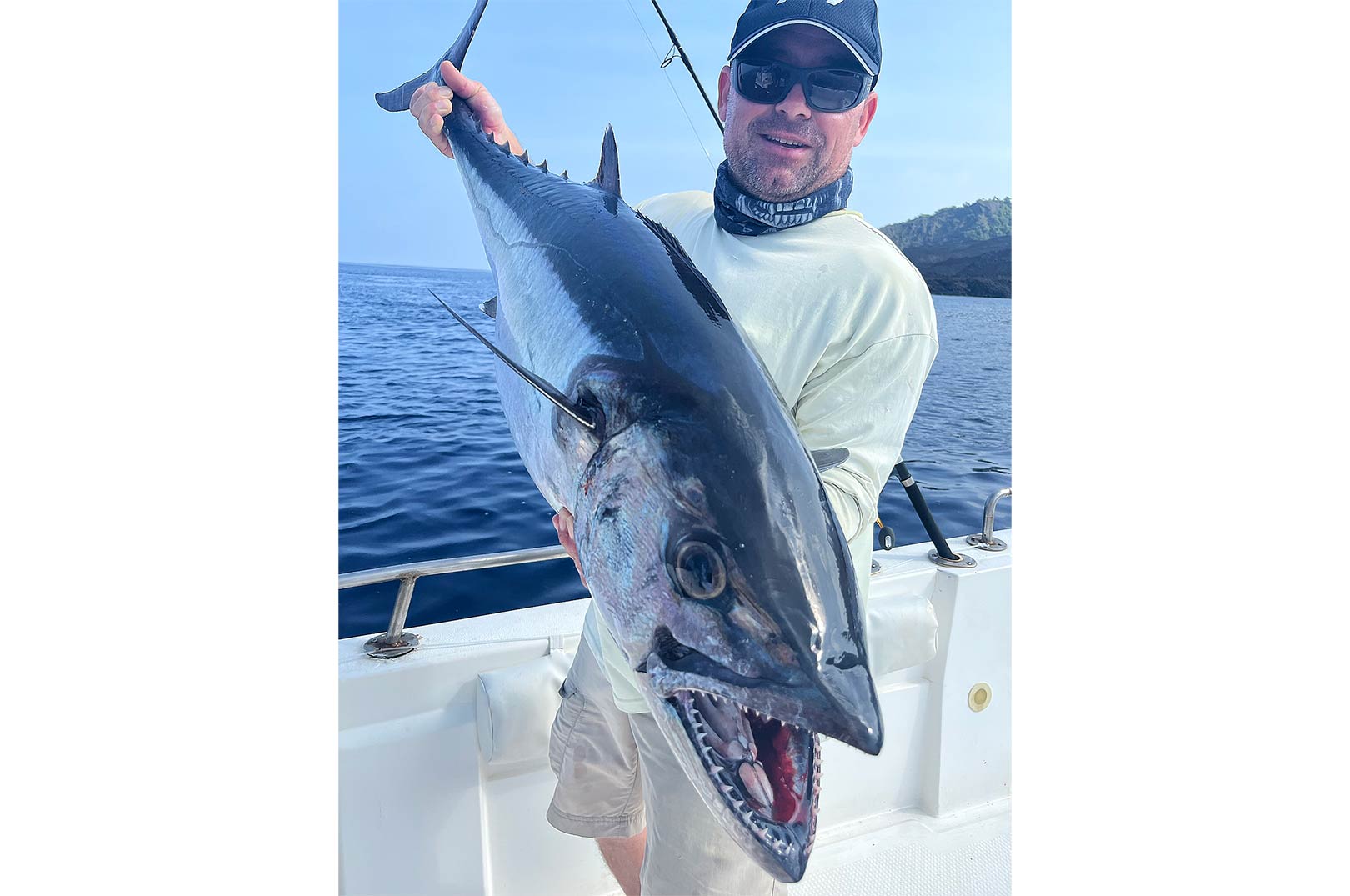 Michael Adolfsen med en smuk dogtooth tuna fra Andamanerne