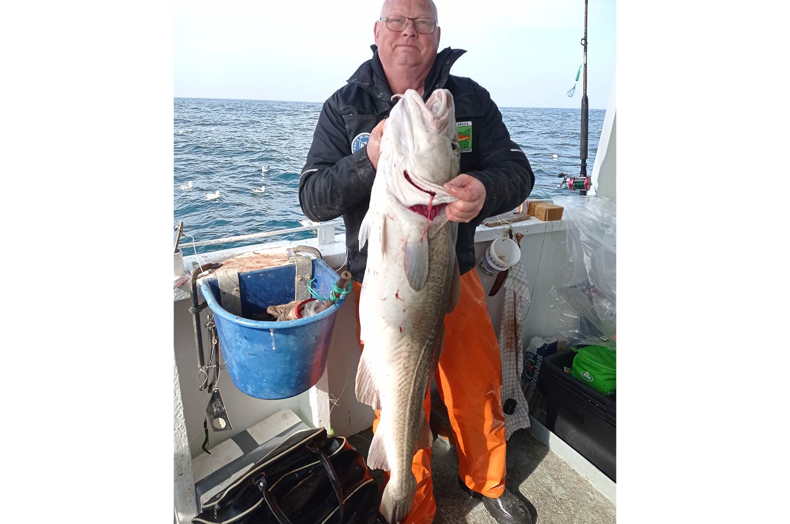 Morten Clement med sin flotte PR-torsk på over 17 kilo.