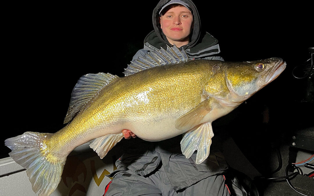 Rasmus Christensen med sin enorme sandart på 13,9 kilo fra finland - turens tredjestørste...