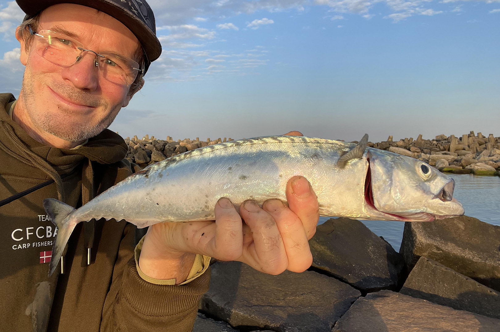 Tungstensblinkene virkerhelt eminent til makrel. Her en fin fisk til Jens ursell taget ved Thyborøn.