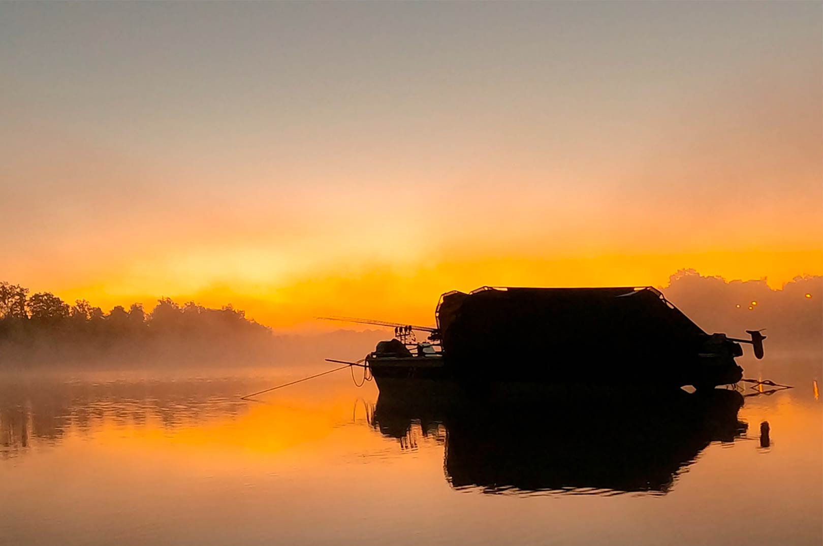 Morgenstemning i karpebåden.