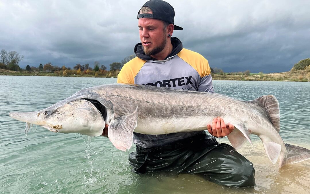 Martin Lang Jensen med dagens største beluga fra Blue Rock.