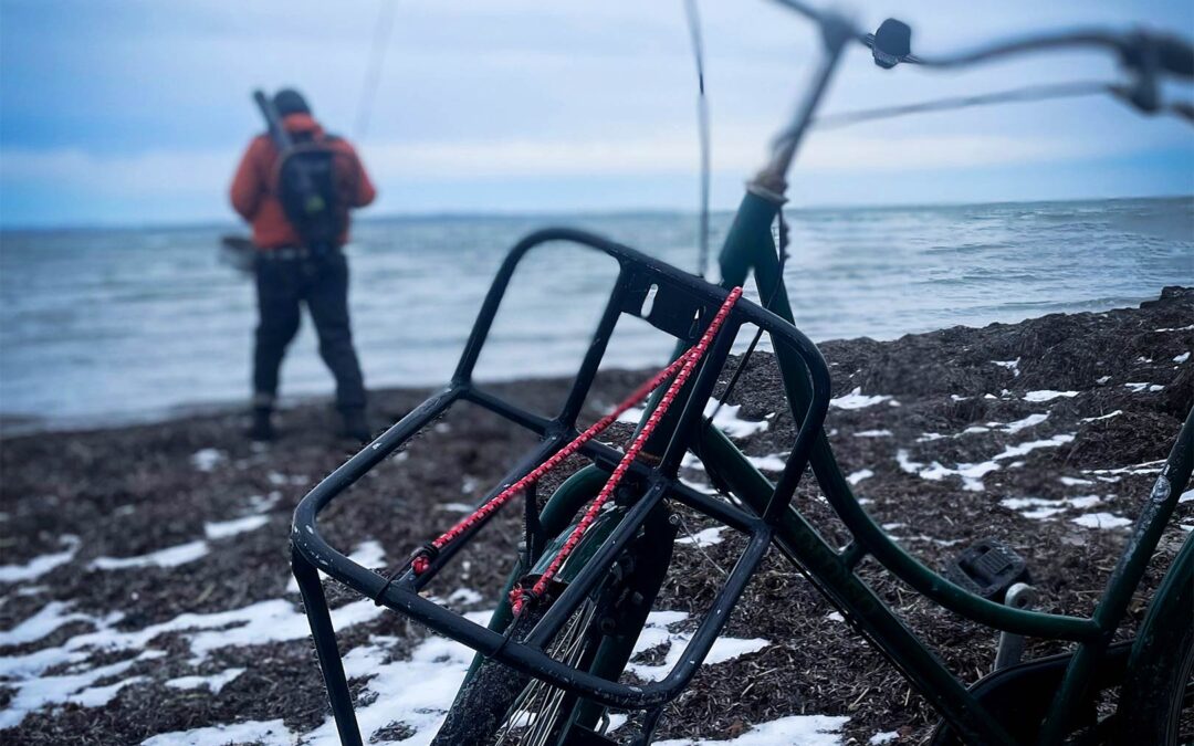 tag cyklen ud på fisketur