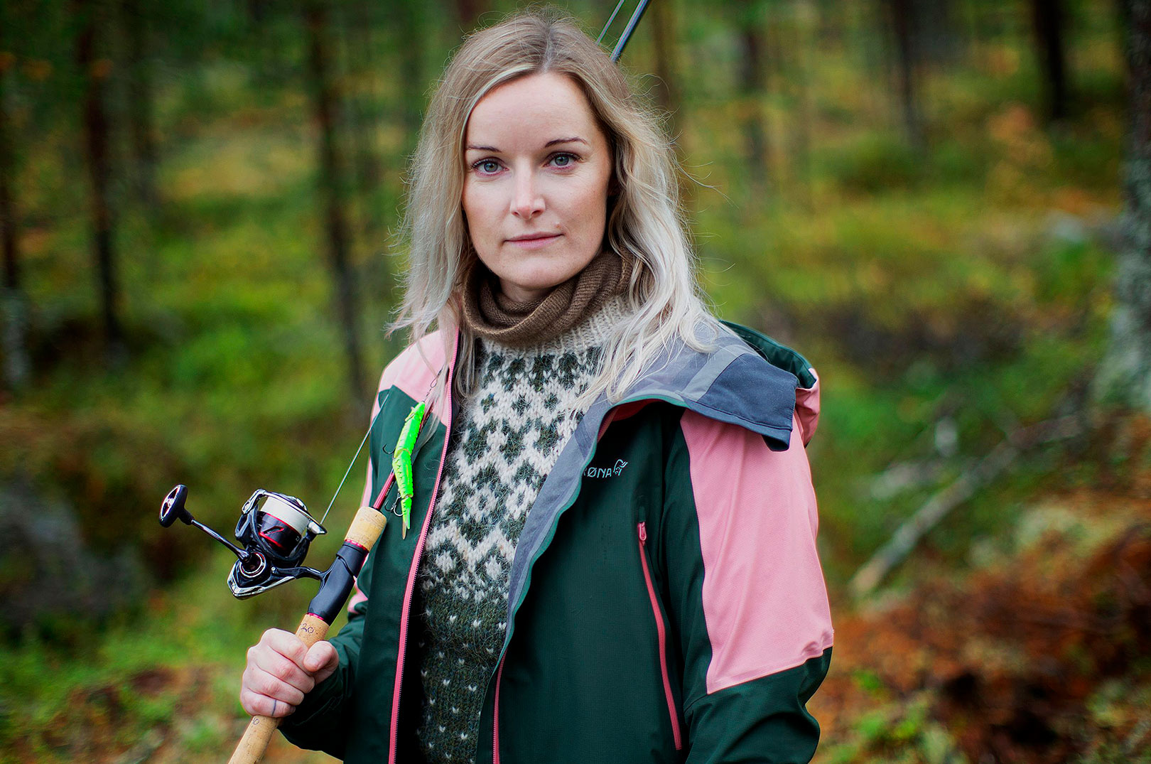 Anne Kjær Lindegaard er en ud af flere fiskespecialister der er med i den nyeste sæson af DR1´s "Alene i Vildmarken"