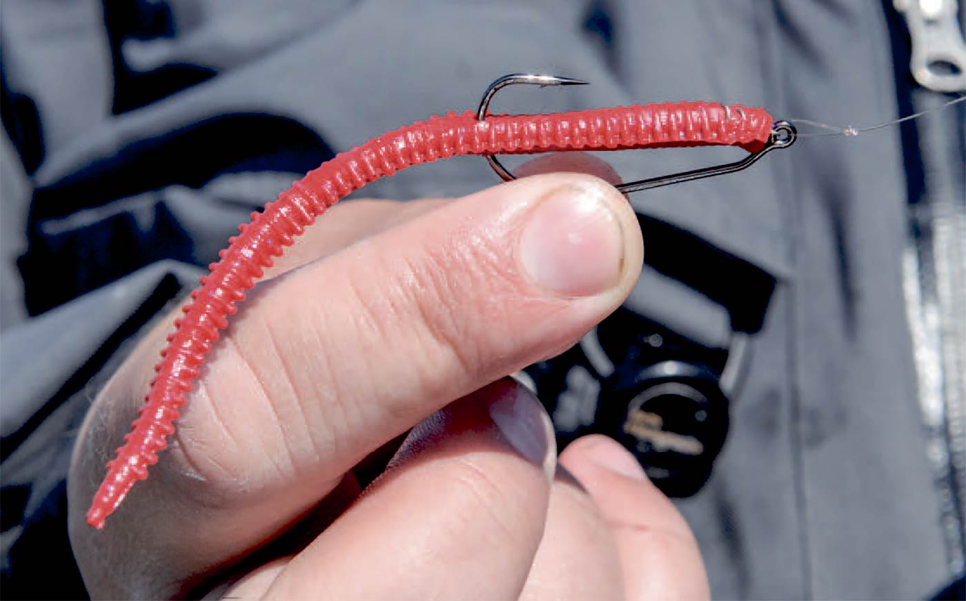Berkleys Gulp-orm lavet af etblødt gummiagtigt materiale med kunstig smag og duft. Den er en rigtig god imitation af en levende børsteorm. Berkley producerer ormen i en snes farver, og den kan være yderst effektiv fisket langsomt efter en bombarda.