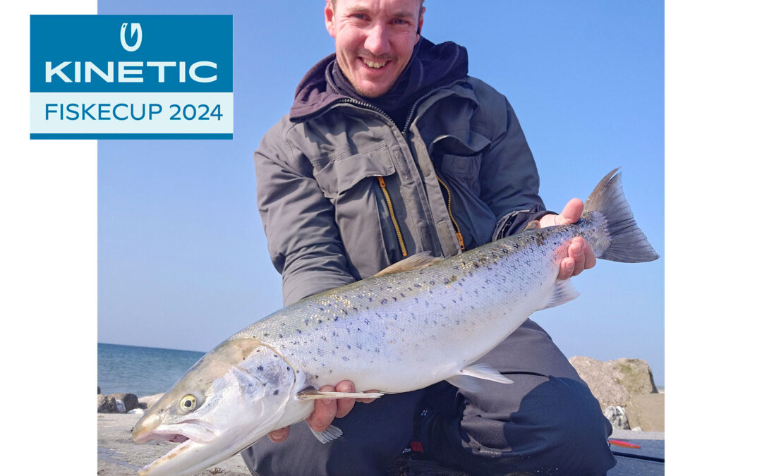Rasmus Hachmann med sin flotte havørred fra Ærø, der er tilmeldt Kinetic Fuskecup