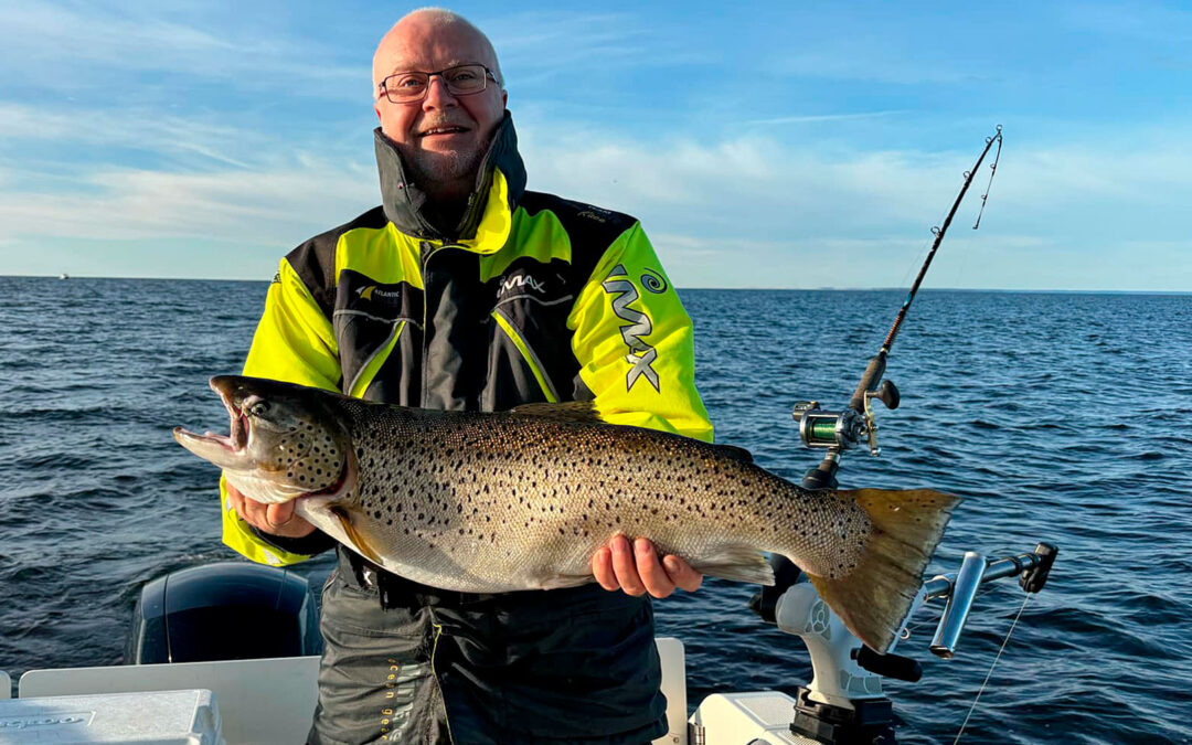 - Team Frederik har også fået en virkelig flot ørred på seks kilo