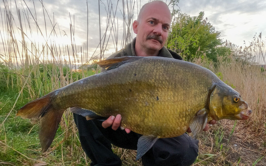 Christian Kuntz med sin flotte brasen.