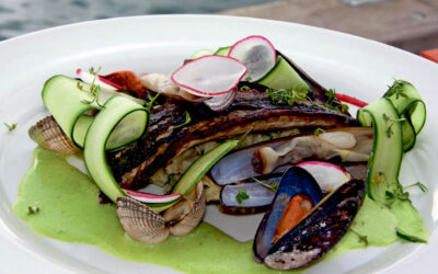 STEGT MAKREL MED AGURK, MUSLINGECREME OG KARTOFLER