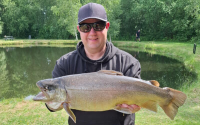 EN SMUK SØLVØRRED FRA LYSTFISKEROASEN