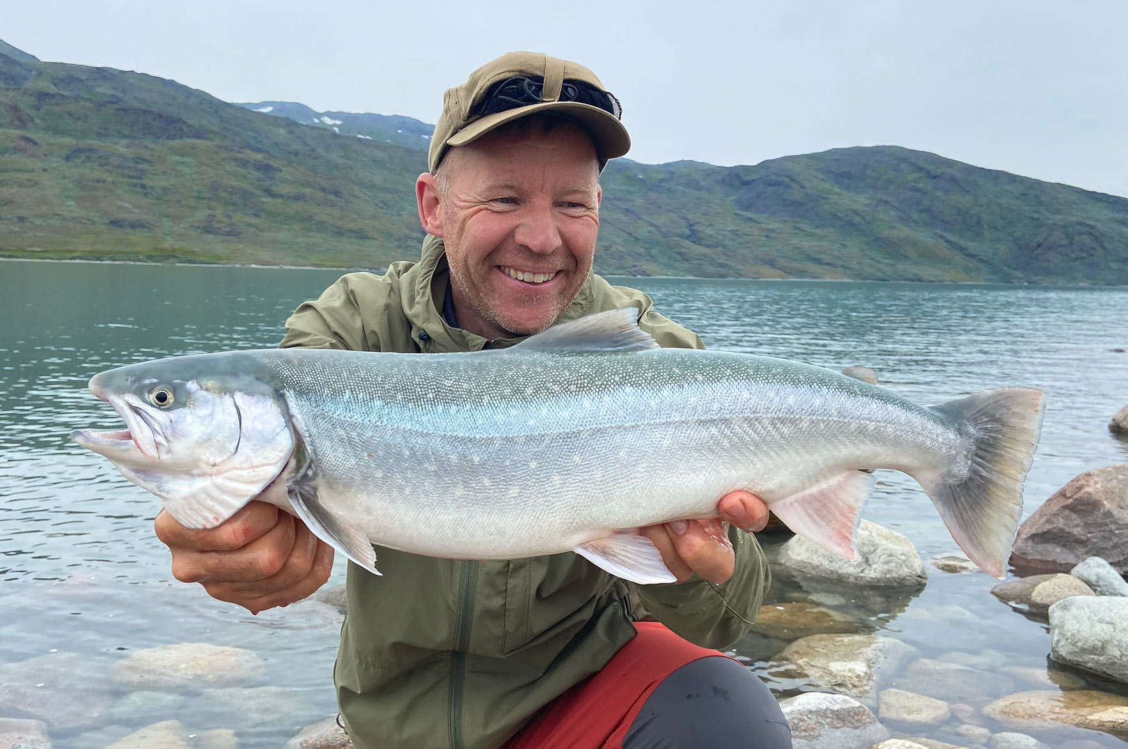 Mads Cort med en af de flotte grønlandske kystfjeldørreder. Øverst Thomas Ratzlaff.
