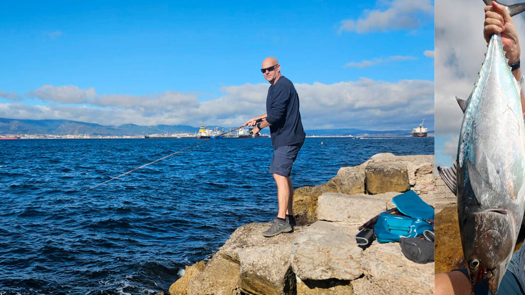 Kim Rygaard med tunnin fra land ved Gibraltar