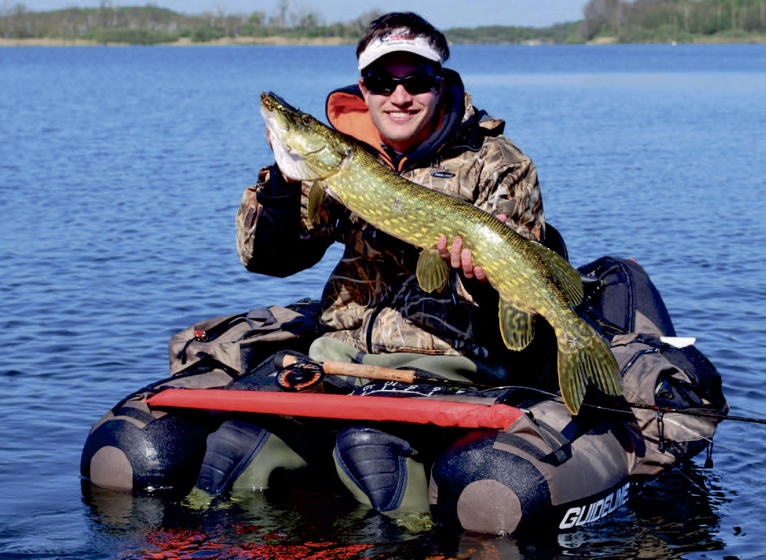 Gordon med en gedde taget på flue