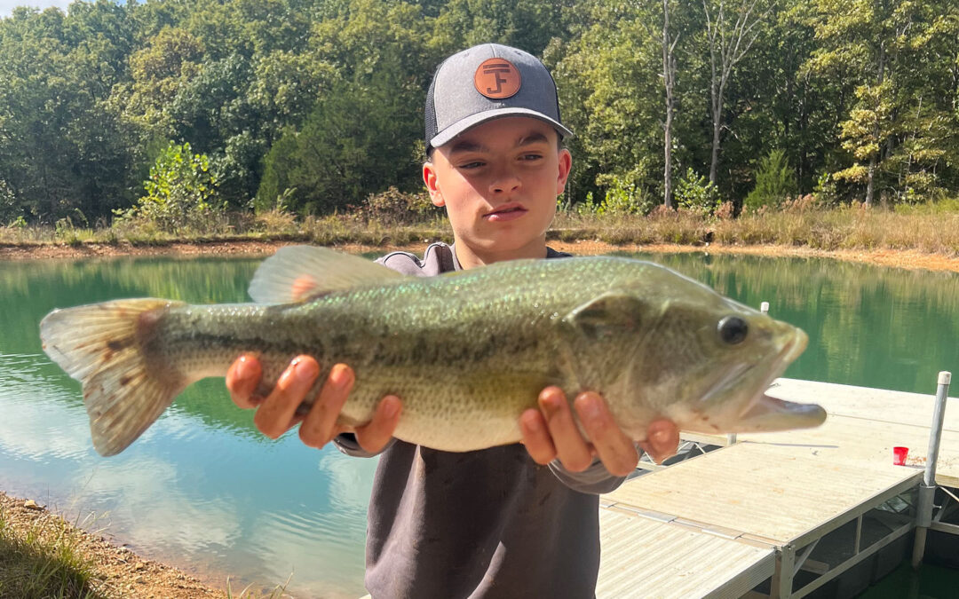 James Peter Poneta-Uhl med sin bass fra USA