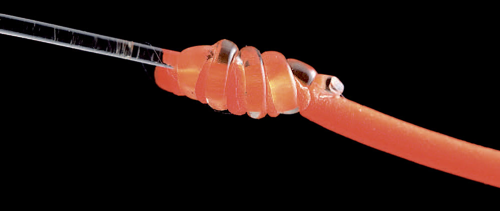 Nailknot er sammenføjningen mellem forfang og flueline.