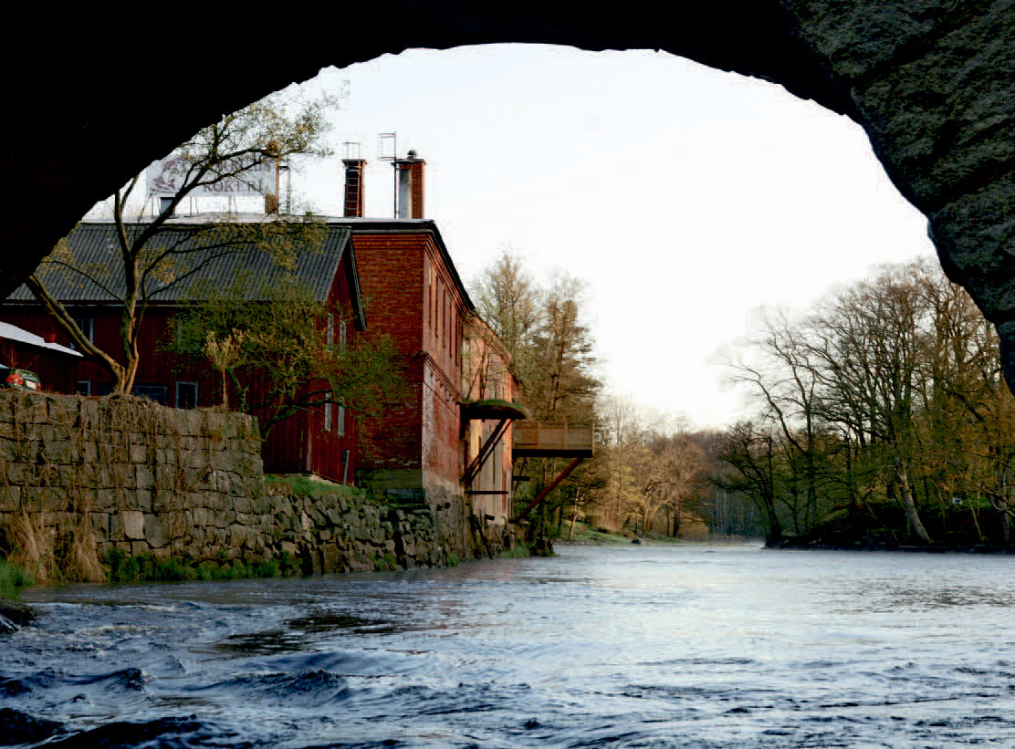 På Loops nye fluefiskecenter –Det Gamle Røgeri – der er færdig sensommeren 2011, bliver der både pub, restaurant og hotel – samt en masse spændende fiskeaktiviteter.