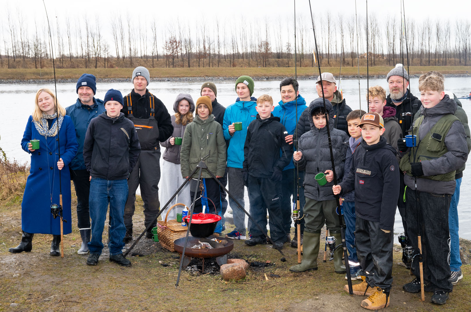 Det summede af forår og fiskeglæde på Sydhavnstippen idag, hvor Martin Lidegaard fra De Radikale Vnstre besøgte Hvidovre Sports- og Lystfiskerforening til en gang havørredfiskeri.