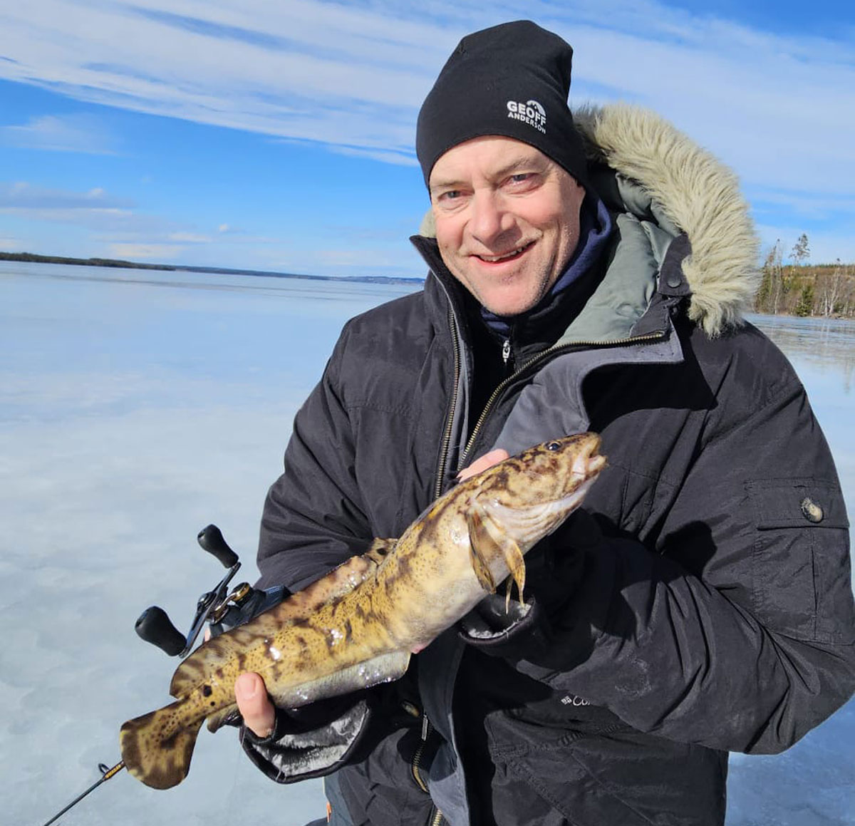 Kim Rygaard med en af de fine knuder. Øverst Johnny Jensen med sin flotte knude taget på isfiskeri i Jämtland.