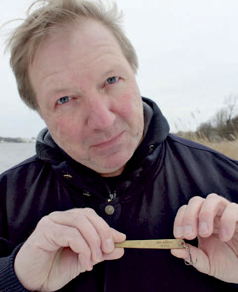 Johs fremviser en vaskeægteBlærerøv.