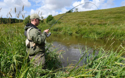 SÅ ER LAKSESÆSONEN 2026 I GANG – INDSEND DIN BERETNING OG VIND FEDE PRÆMIER