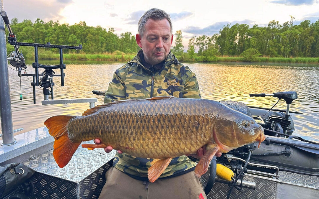 Martin Kruse med sin fine skælkarpe fra Nationaal Park De Biesbosch i Holland.