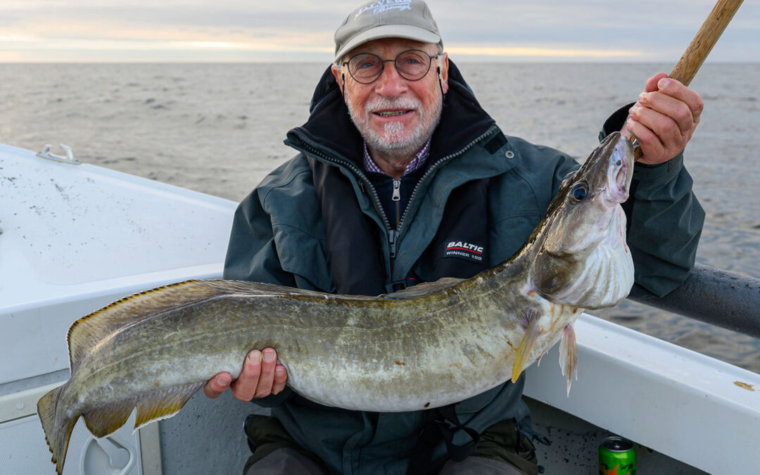 En flot lange taget på havfisketur med iFish Travel ved Smøla i Norge.