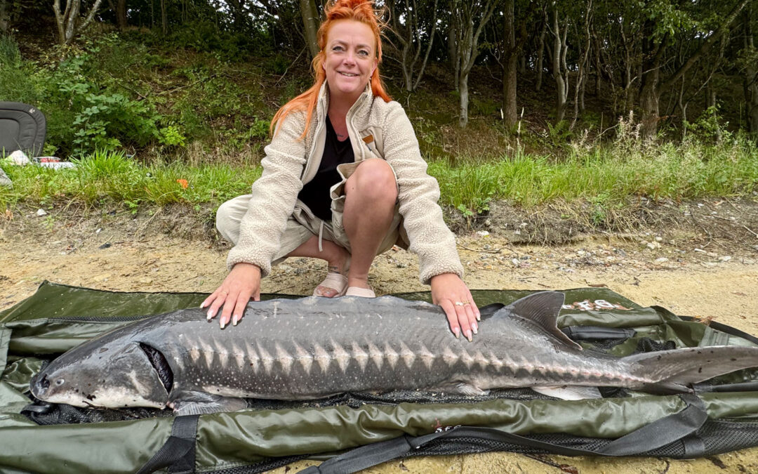 Jannie med sin fine hvide stør, der blev turens største.