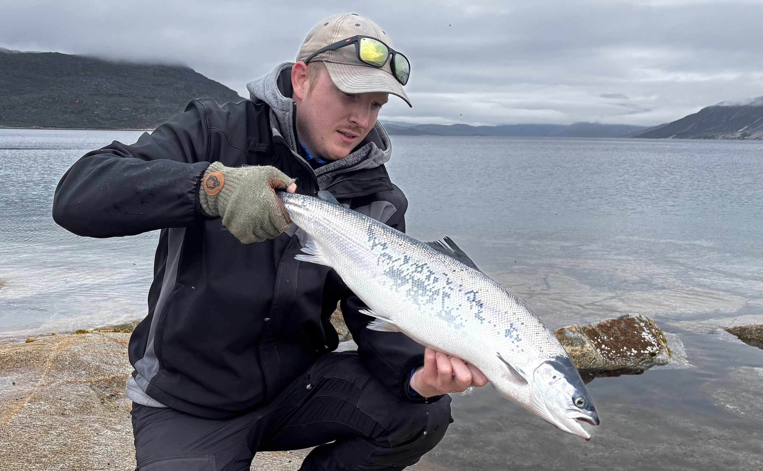 Mathias med en af de fine kystlaks fra Grønland.