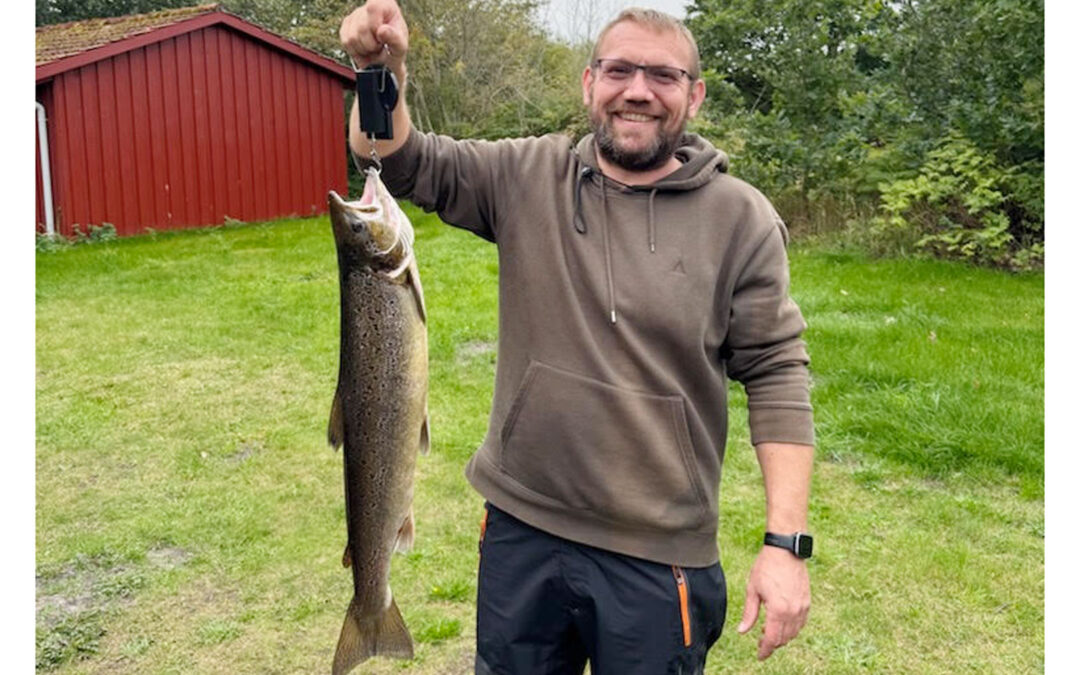 Ronni med sin flotte laks fra Gudenåen