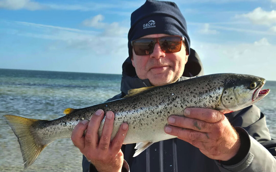 Jan Ginderskov med sin fine havørred fra Ølsemagle Revle.