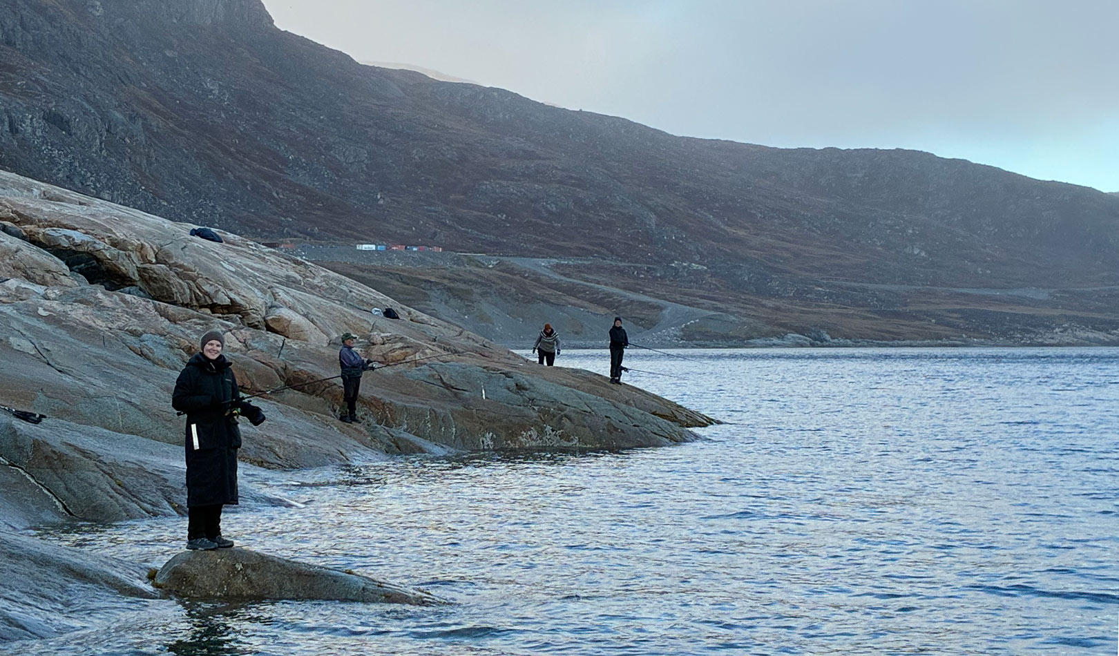 Det er populært at fiske efter kystlaks ved Qaqortoq i Grønland.